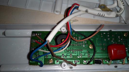 保险丝的保护功能在电路中尤其重要